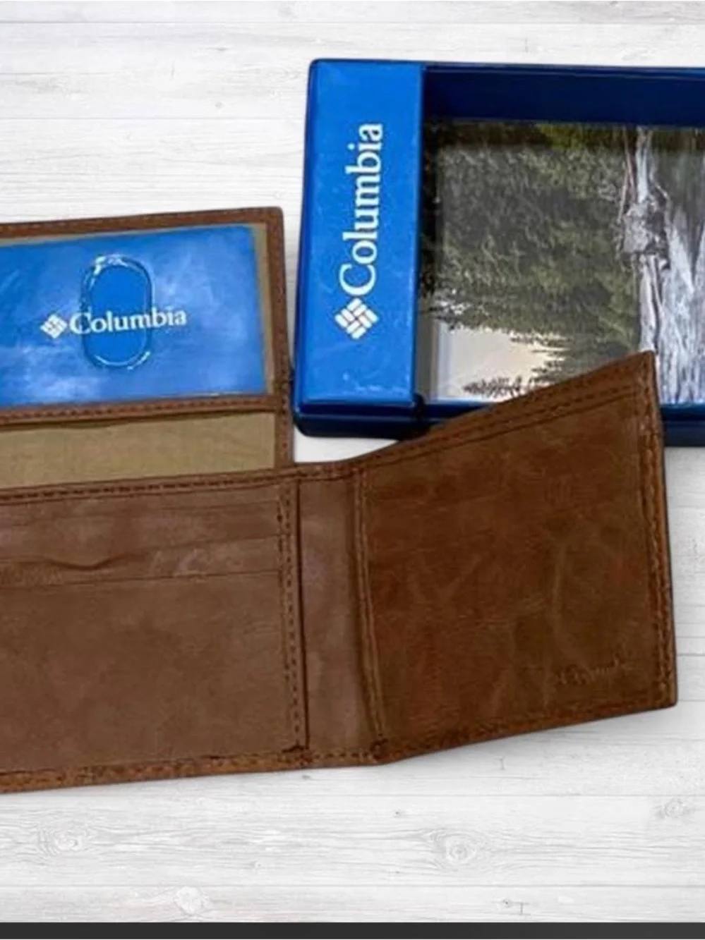 Columbia Brown Leather Bi-Fold Card Holder